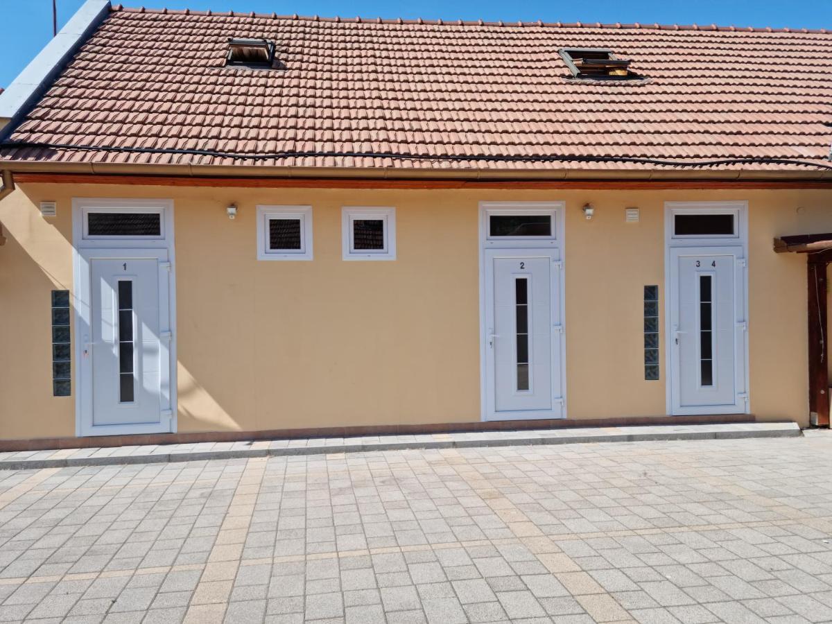 Belvarosi Pihenohaz بيكيسكسابا المظهر الخارجي الصورة