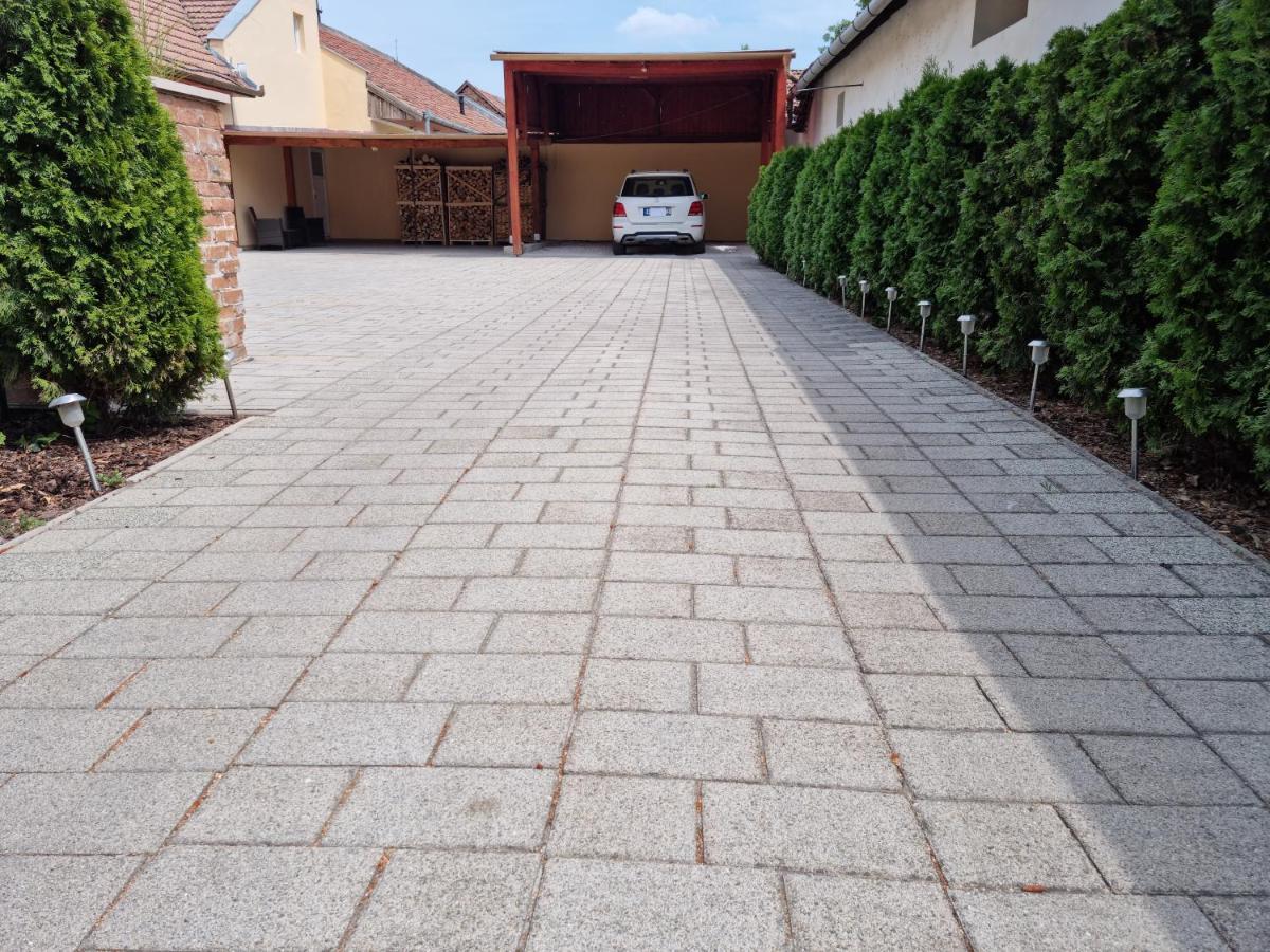 Belvarosi Pihenohaz بيكيسكسابا المظهر الخارجي الصورة